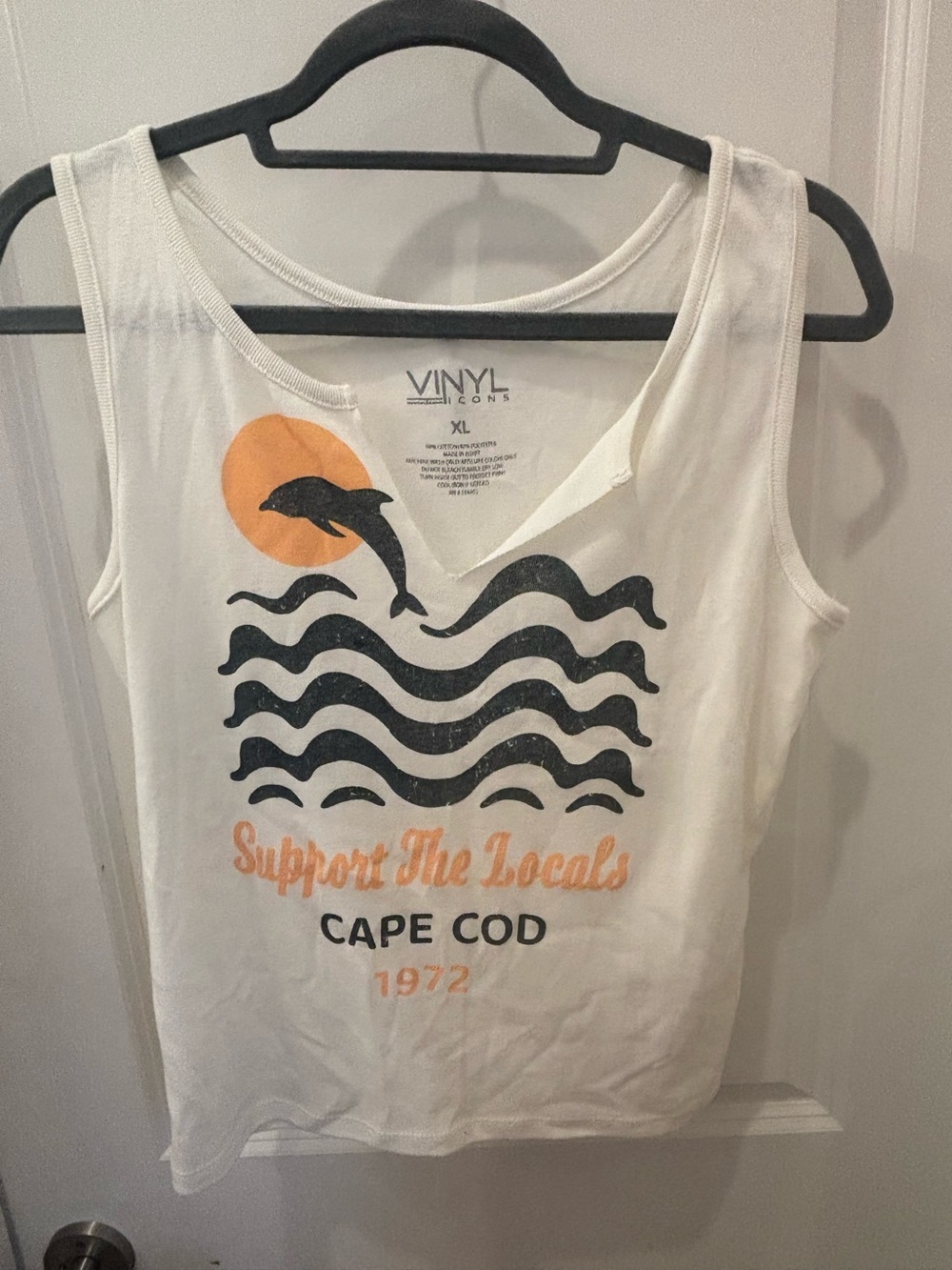 NWOT VINYL ICONS "Support The Locals" Cape Cod Dolphin Tank - XL